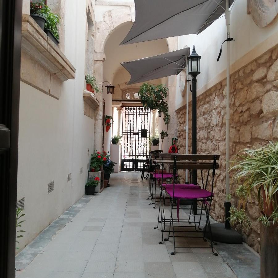 איספיקה Elianthos B&B מראה חיצוני תמונה