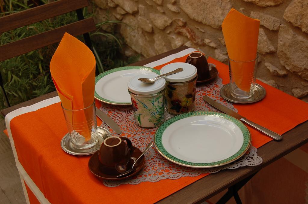 איספיקה Elianthos B&B מראה חיצוני תמונה